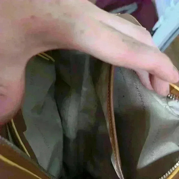 Beautiful Calvin Klein tan and yellow convertible hand or shoulder bag - Picture 3 of 4